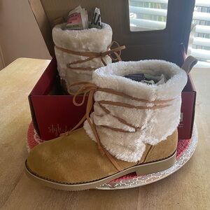 Style & Co. Tan and White Winter Boots